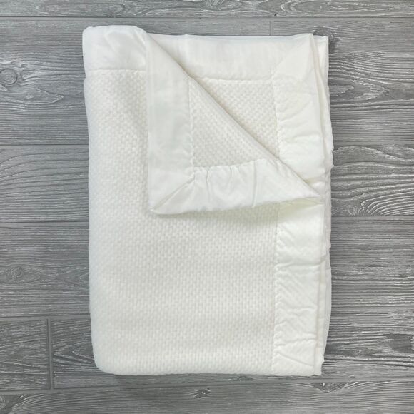 Vintage White Thermal Waffle Weave STIFF Acrylic Baby Blanket Nylon-like Trim - Picture 2 of 8